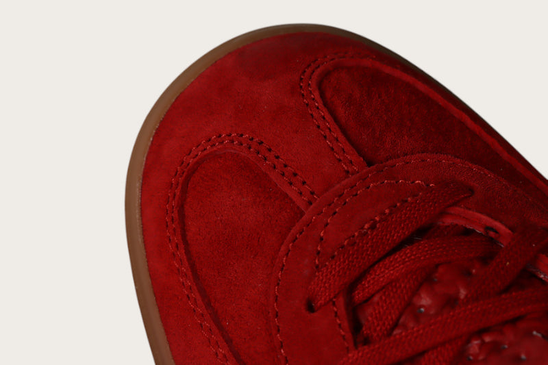 Gazelle Indoor Better Scarlet Cloud White