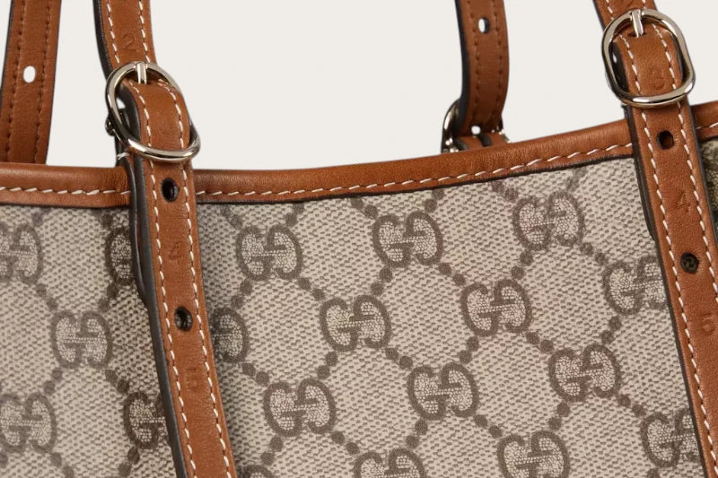 Bolsa Gucci GG Emblem Small Tote